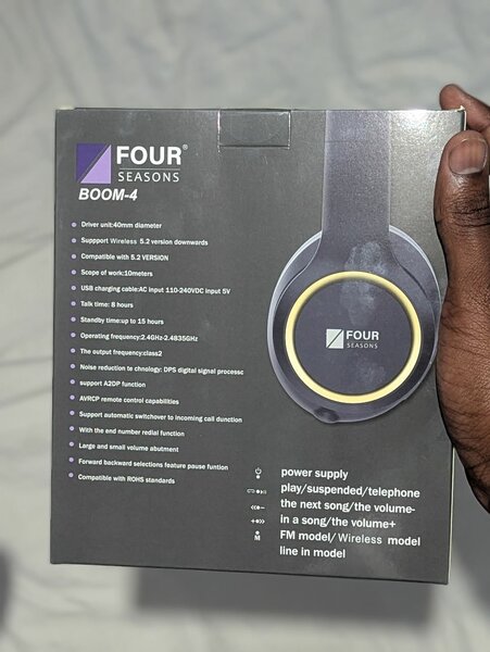 HD SOUND HEADPHONES