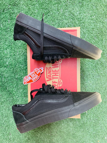VANZ OFF THE WALL