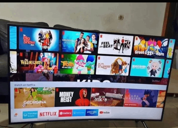 Smart TV UHD 4K 55 pouces