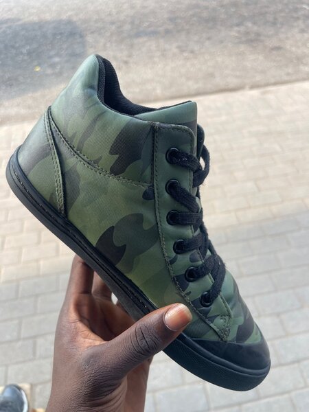 Boys shoes