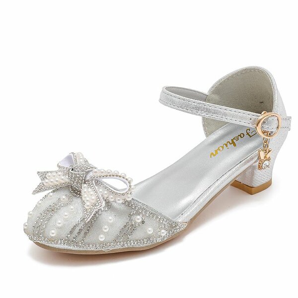 Girl's shoes