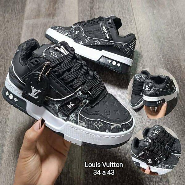 Sneaker