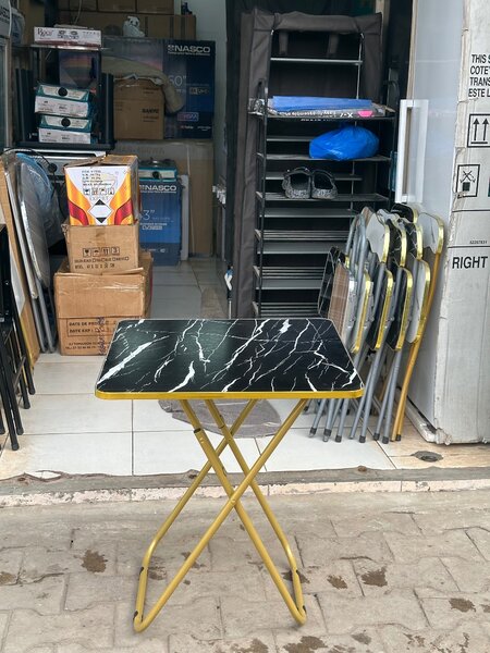 Table pliante en marbre