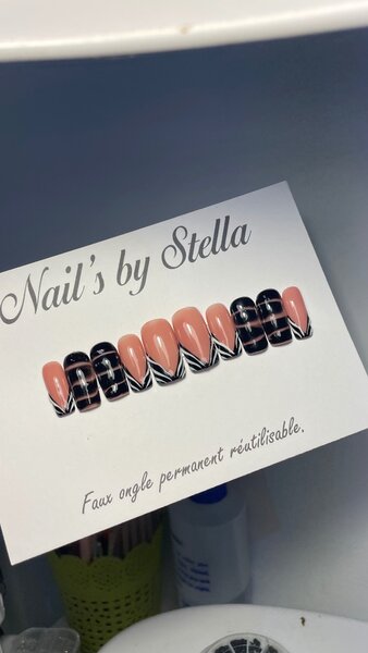 PRESS ON NAILS