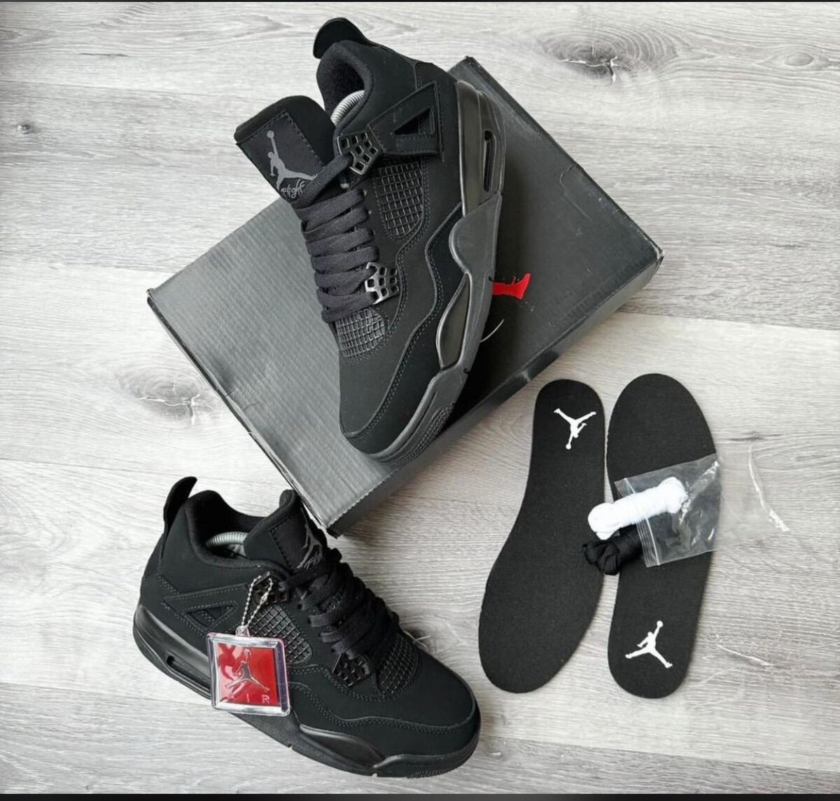 Jordan 4 sneaker