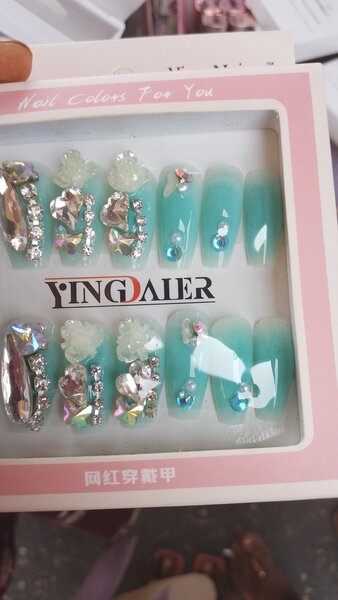 Press-on nails