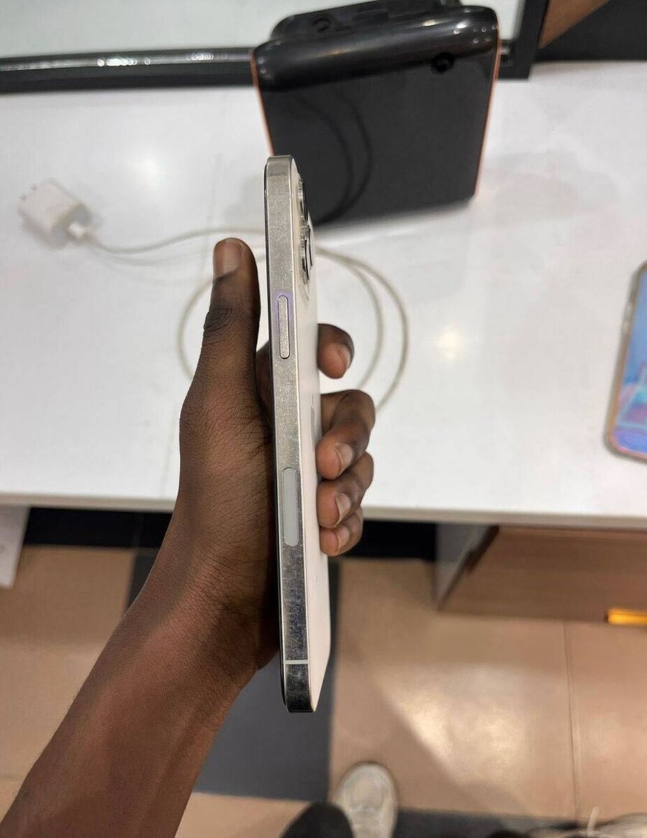 ROGGER IPHONES