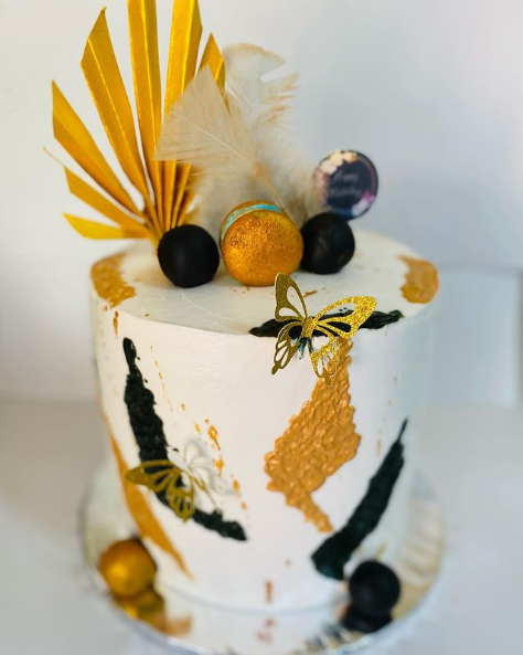 medium cakes