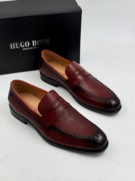 Solid leather shoes
