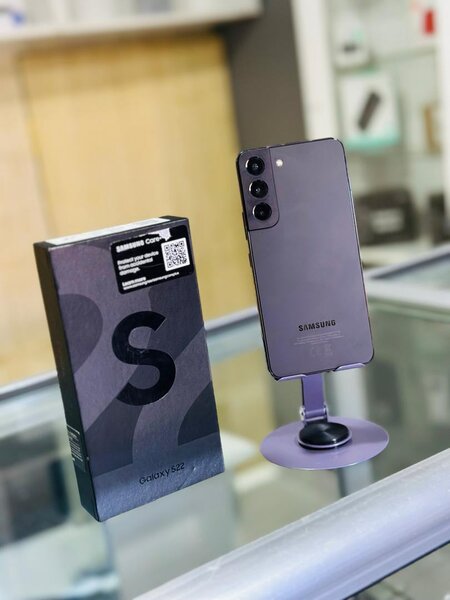SAMSUNG GALAXY S22