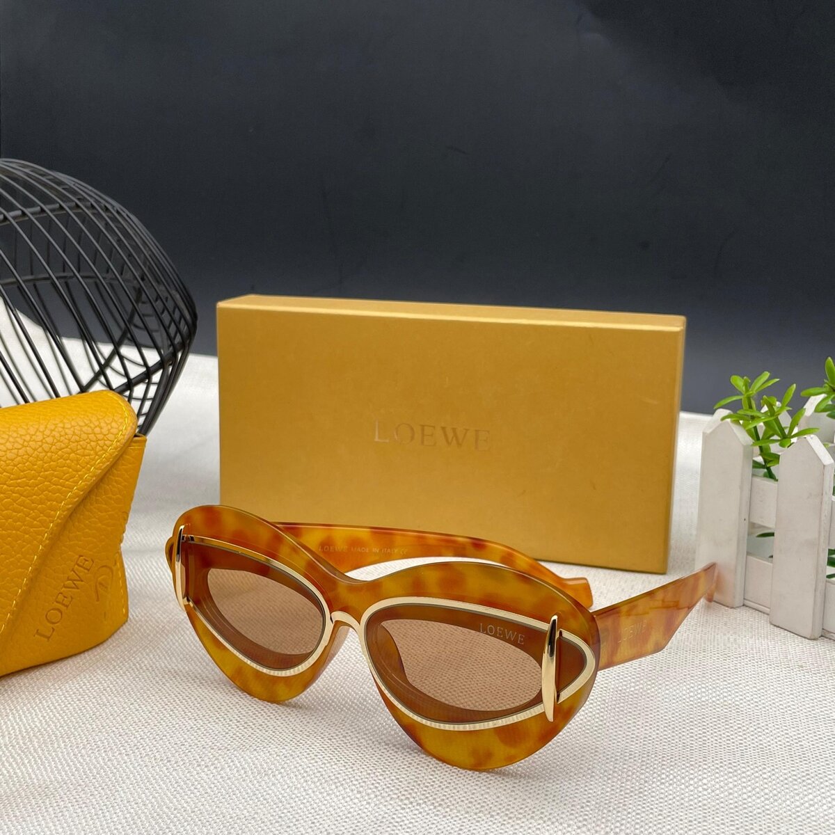 Ladies sunglasses
