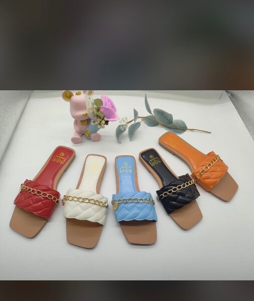 Ladies slippers