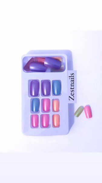 PRESS ON NAILS