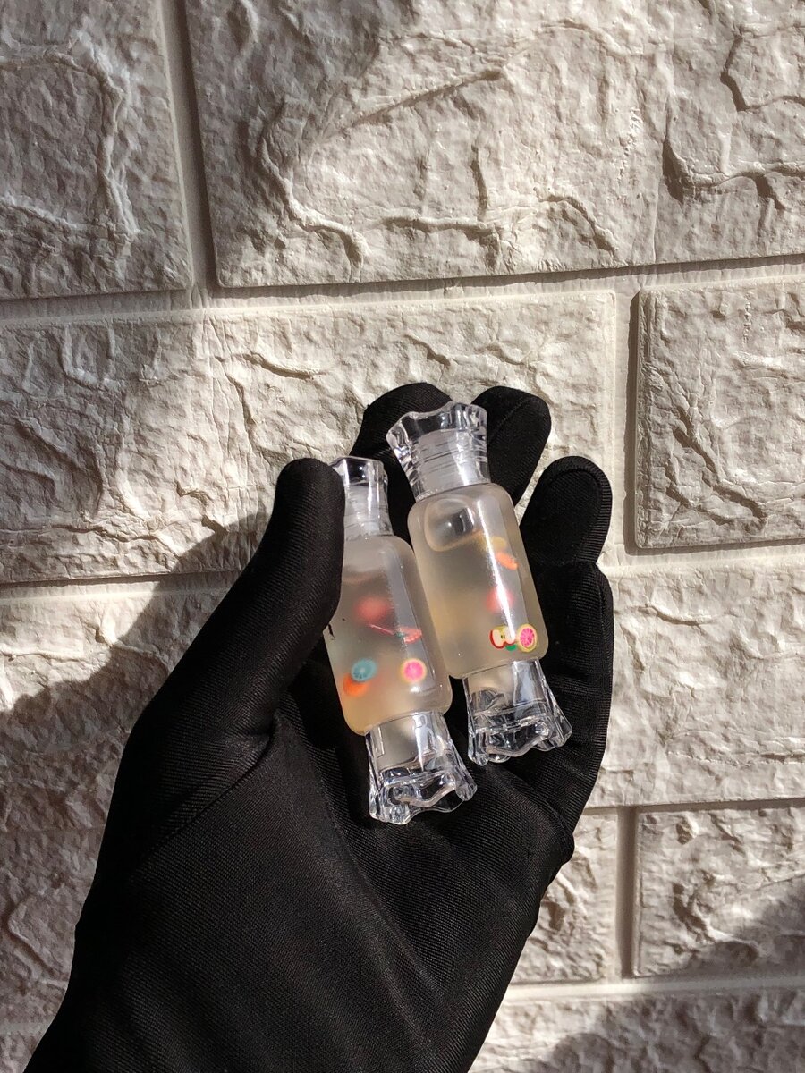 Plain lip gloss