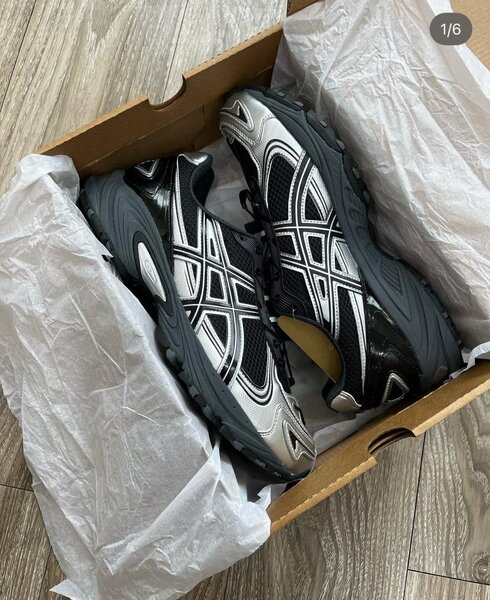 Original ASICS sneakers