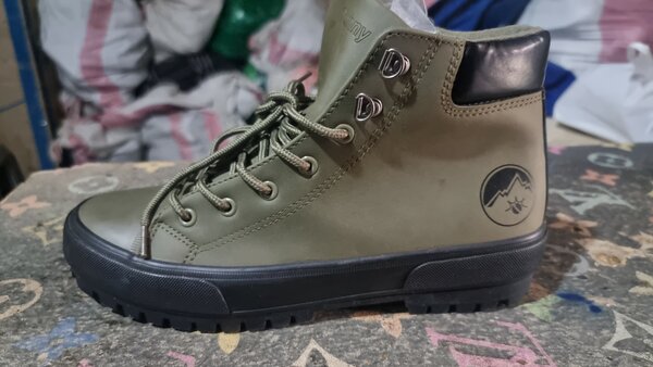 Men's shoes