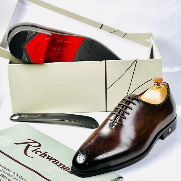Mens Lace shoe