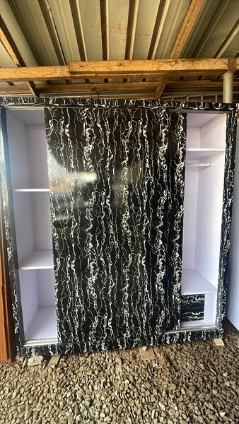 Slidding wardrobe