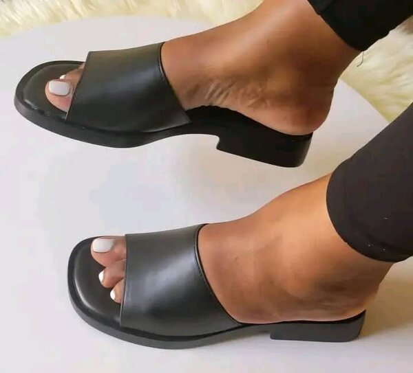 Mules ouvertes élégantes femme