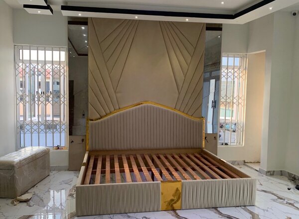 Queens bed