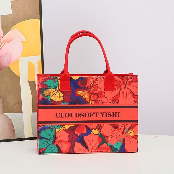 Sac cabas à motifs floraux