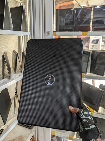 DELL INSPIRON 3521