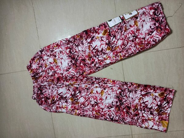 Ensemble blouse et pantalon rouge