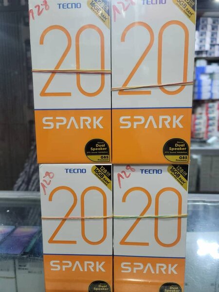 Tecno Spark 20 128 giga 4 giga ram