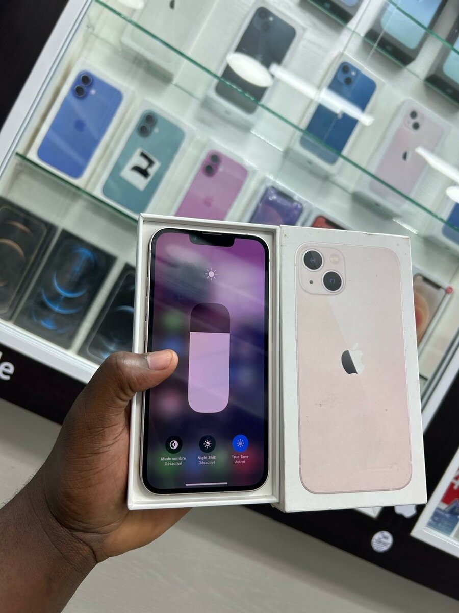 iPhone 13 simple