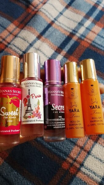 Ladies oil perfumes