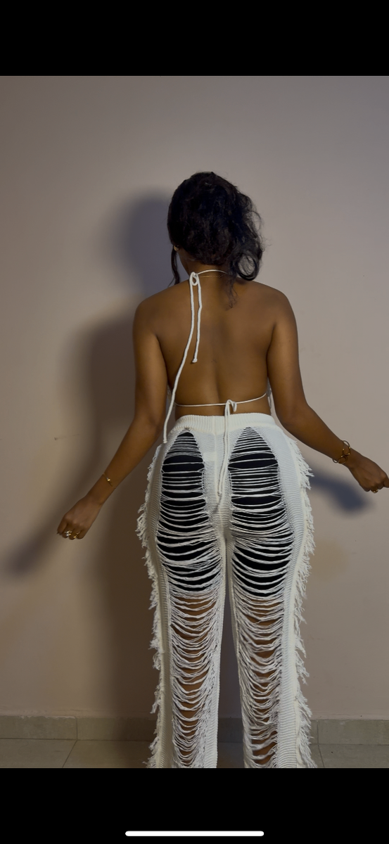 Robe blanche avec franges