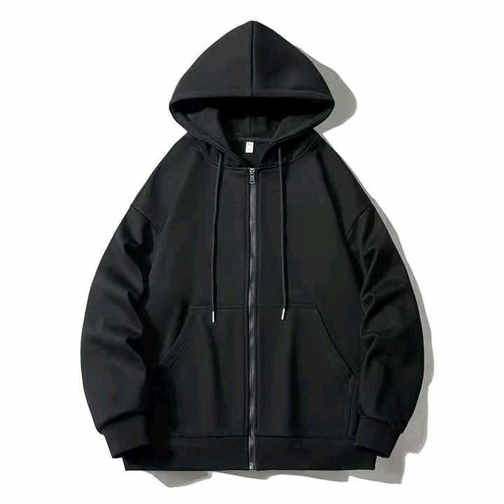 Pull à capuche avec chaîne