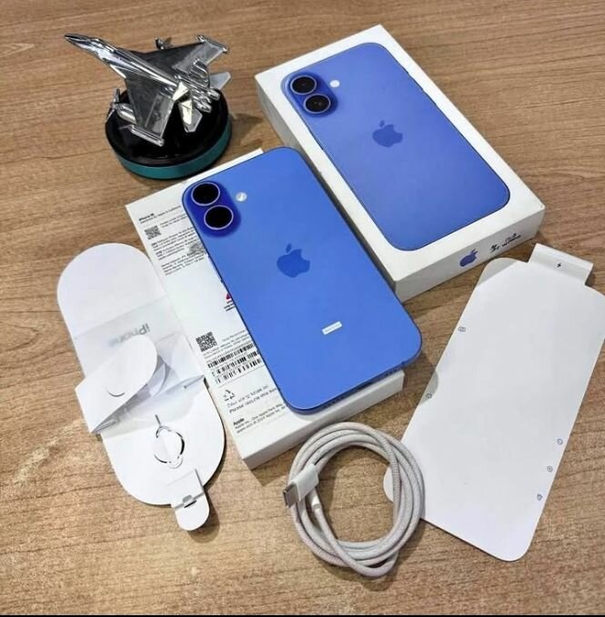iPhone 16  bleu 128GB neuf