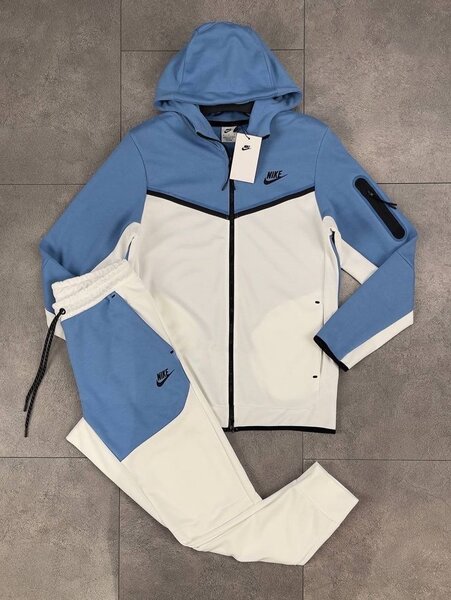 Survêtement Nike moderne