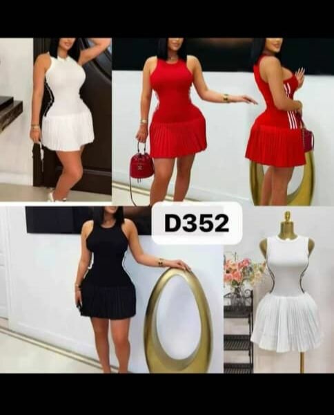 Robe élégante plissée femme