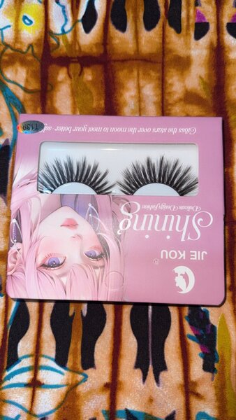 Faux cils tendance