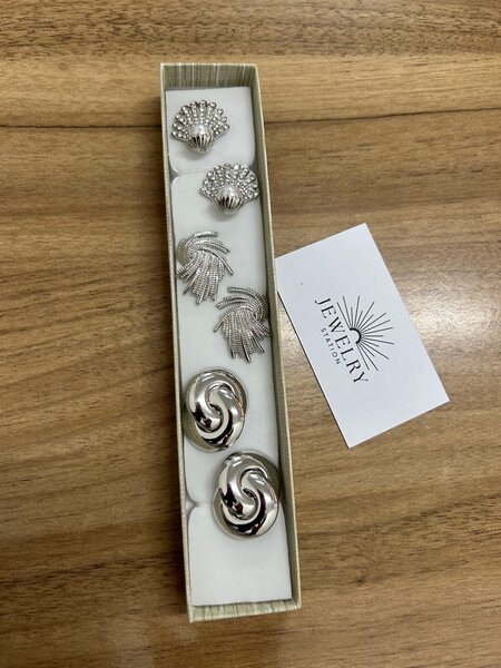 Earrings set