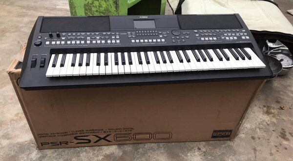 Piano Yamaha xs600