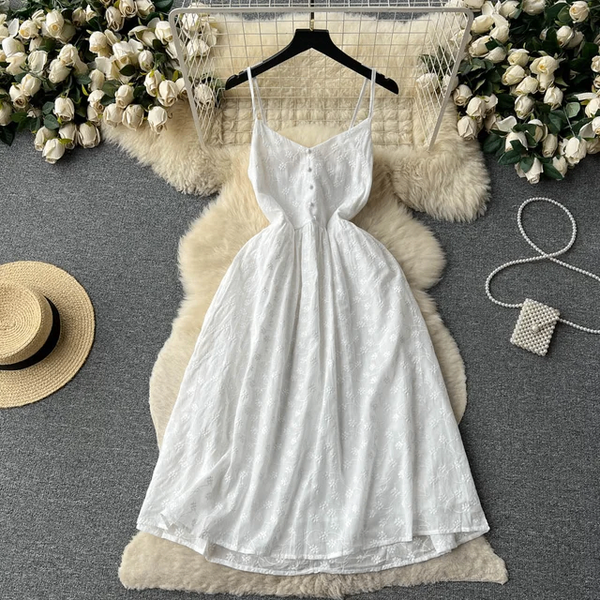 Robe blanche disponible taille M