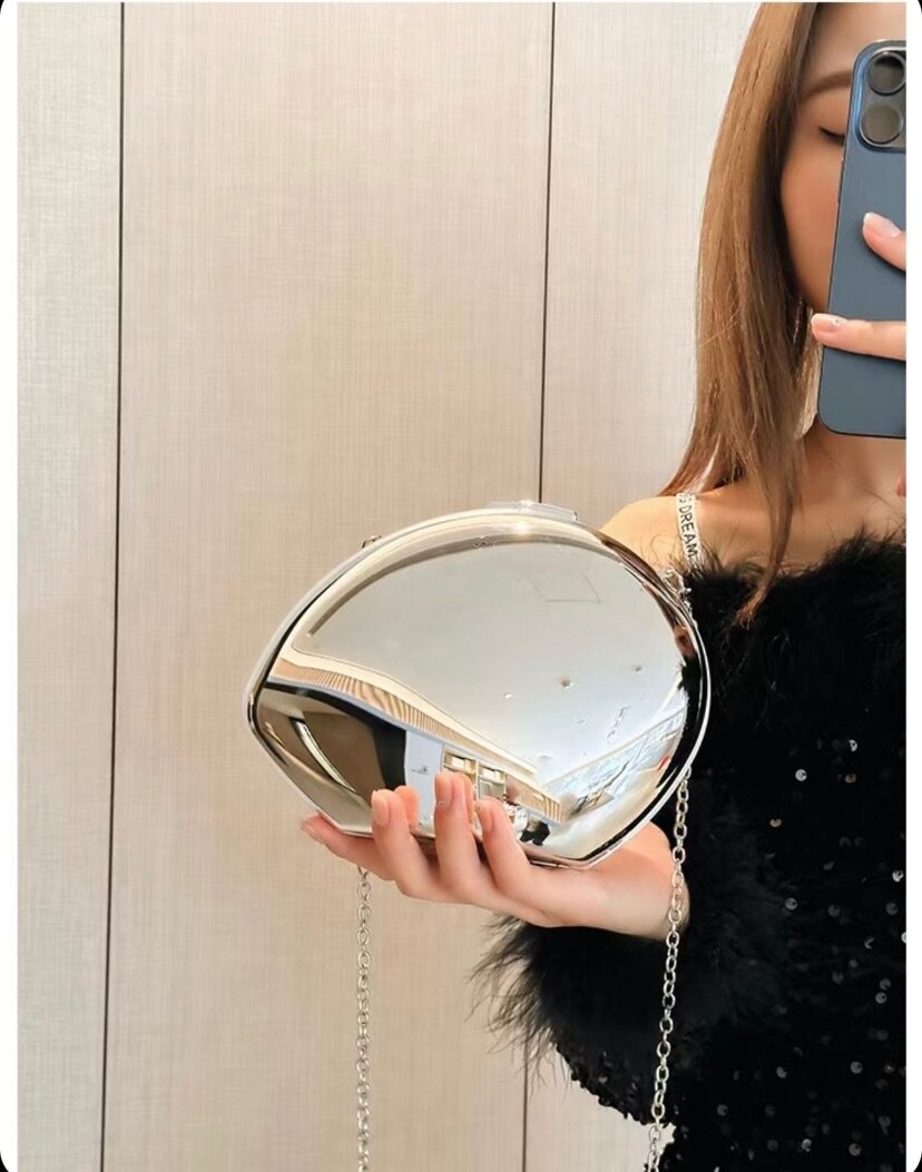 CLUTCH PURSE