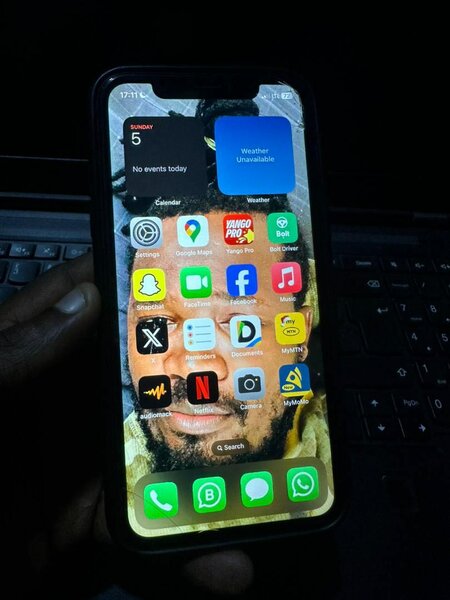Iphone 11 , 128gig