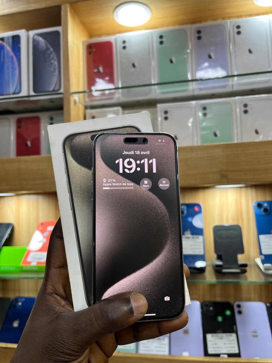 Iphone 15 PRO C€ 