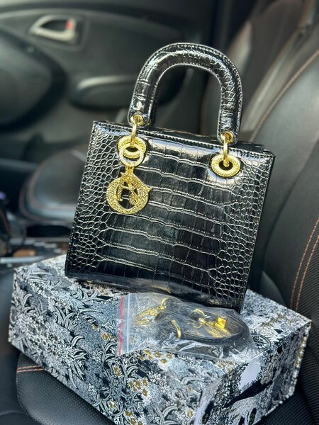 Hand bag