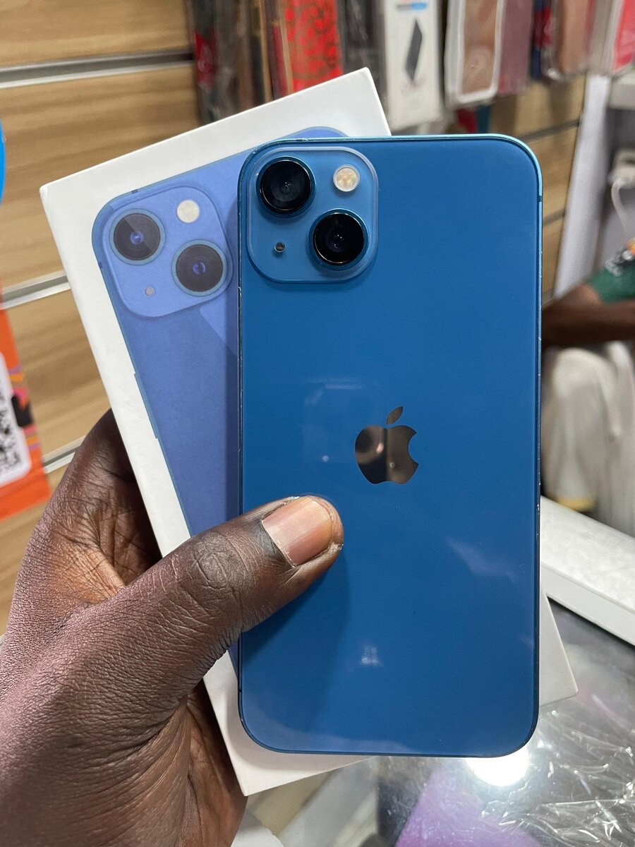 iPhone 13 simple