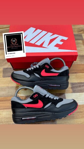 Nike Air Max Sneakers Noir Rouge