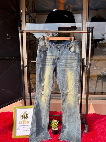 Jean déchiré tendance homme