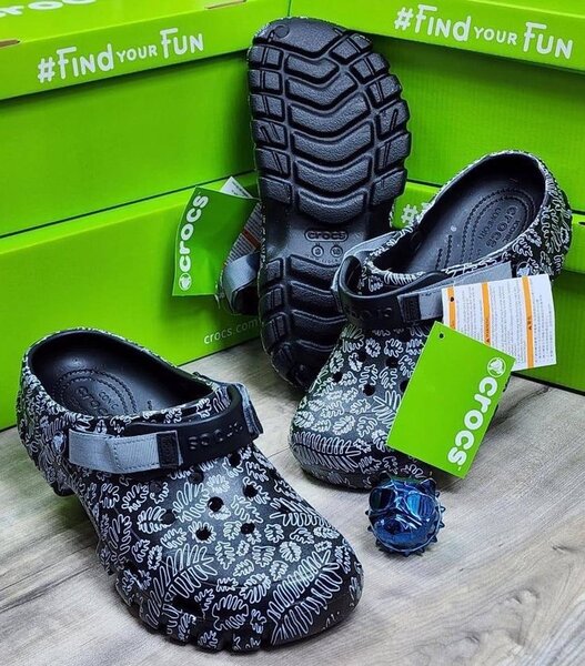 crocs
