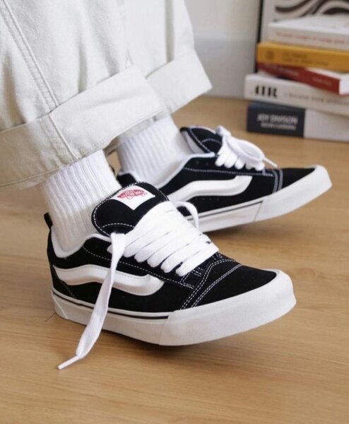 Vans Knu school