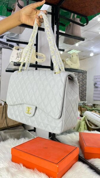 Hand bag