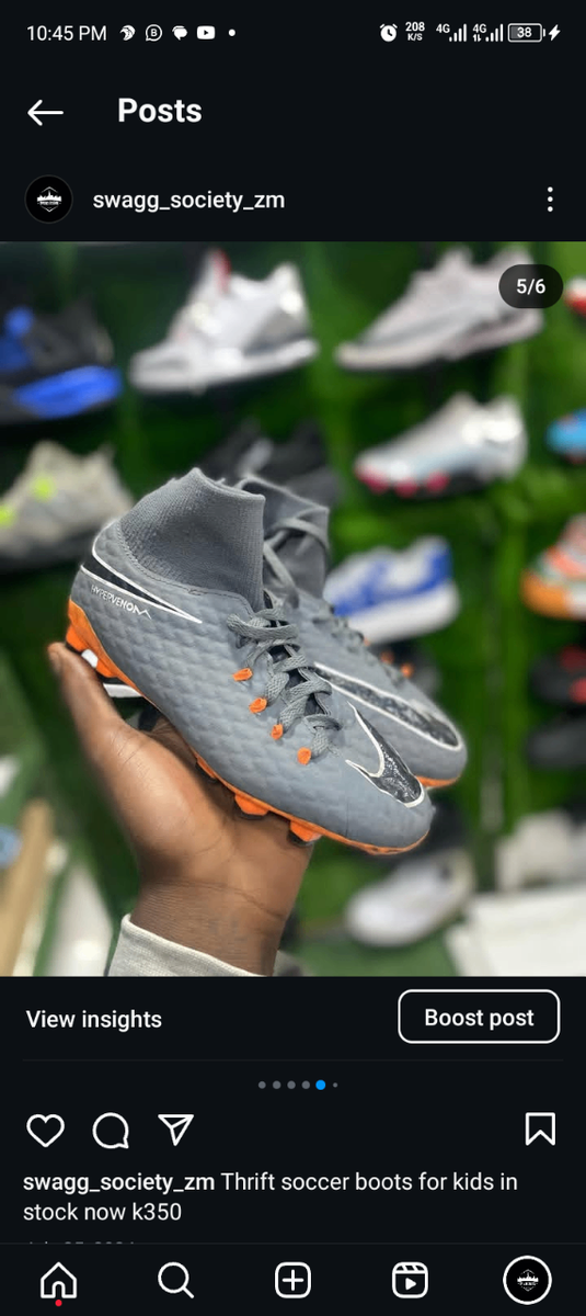 Kids soccer boots